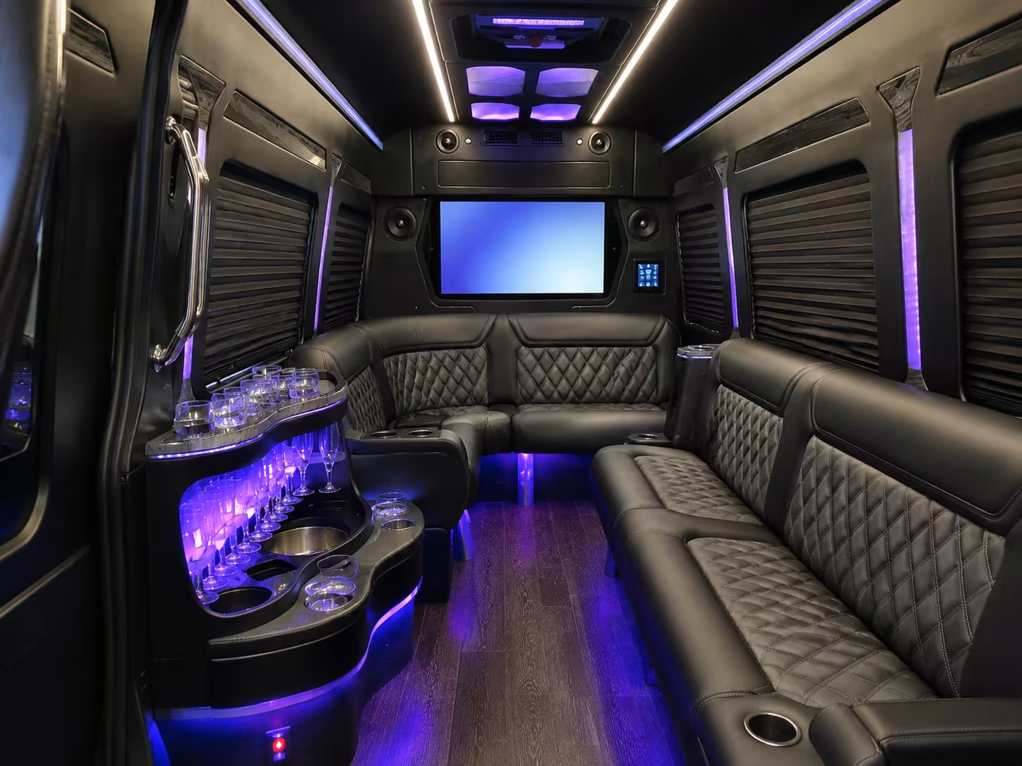 choosing the right bus size for your greeley field trip group