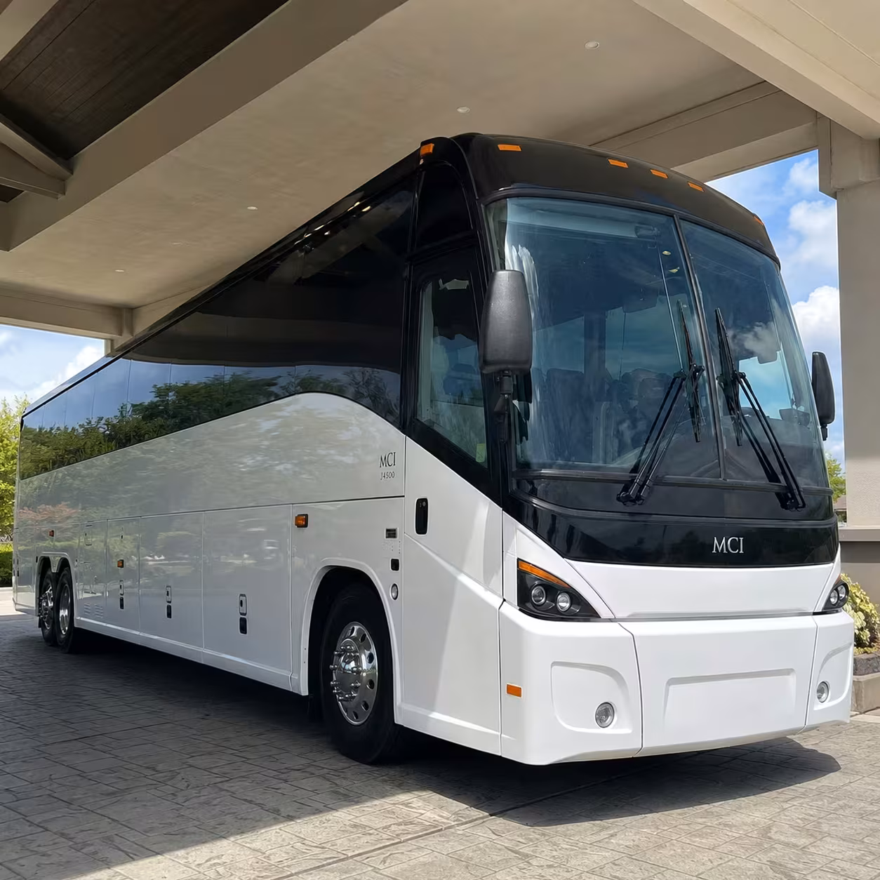 daily employee commuter bus rentals in greeley